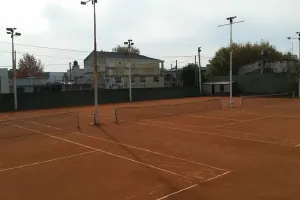 AACFQ - Asociación Alemana de Cultura Física de Quilmes — cancha en Quilmes
